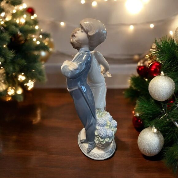 Lladro Lets Make Up Retired Figurine #5555 MINT Condition Glossy Finish IOB - Picture 7 of 11